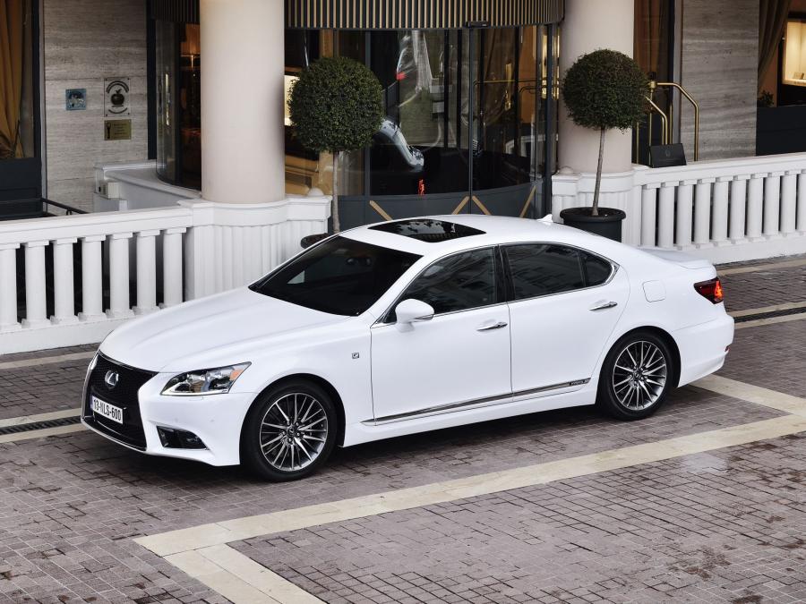  Lexus LS600h F-Sport 2012 года  (EU) (фото 15 из 16)
